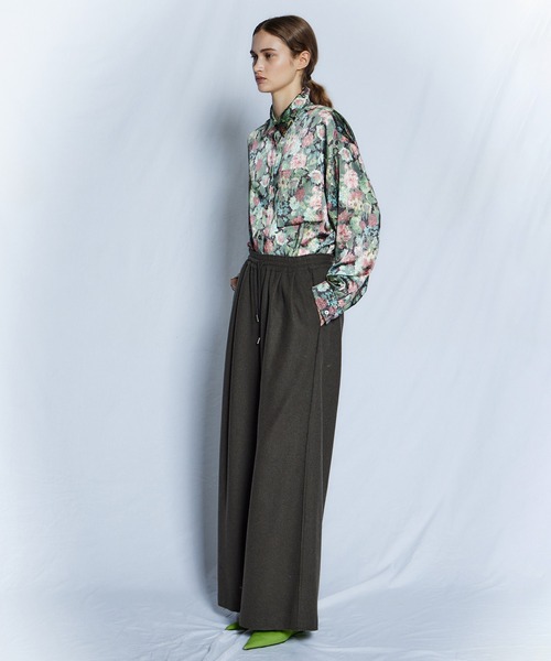 MAISON SPECIAL(メゾンスペシャル)の「【26WINTER PRE-ORDER】Gobelin Flower Print Shirt/ゴブランフラワープリントシャツ(シャツ/ブラウス・レディース・レッド/ブルー・FREE)」の22枚目の写真