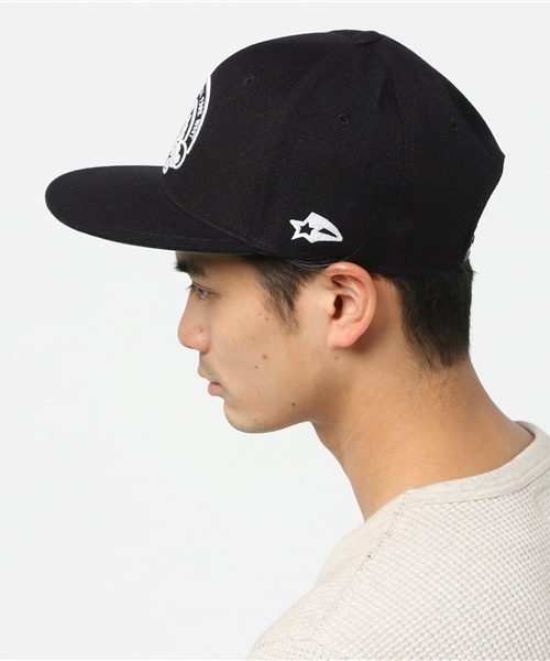 WEGO（ウィゴー）の「WEGO/NYCエンブレムベースボールキャップ（キャップ・メンズ・ネイビー/ブラック/ホワイト・FREE）」の4枚目の写真