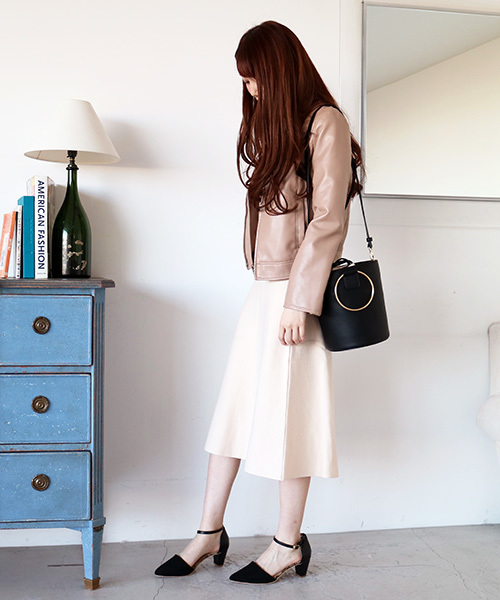 N.（N. Natural Beauty Basic）（エヌエヌナチュラルビューティーベーシック）の「ノーカラーレザーブルゾン（ライダースジャケット・レディース・ホワイト/ブラック/ベージュ・MEDIUM/SMALL）」の5枚目の写真