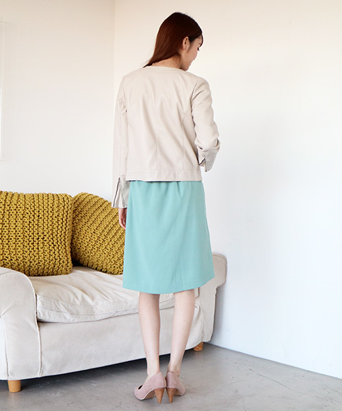 N.（N. Natural Beauty Basic）（エヌエヌナチュラルビューティーベーシック）の「ノーカラーレザーブルゾン（ライダースジャケット・レディース・ホワイト/ブラック/ベージュ・MEDIUM/SMALL）」の9枚目の写真