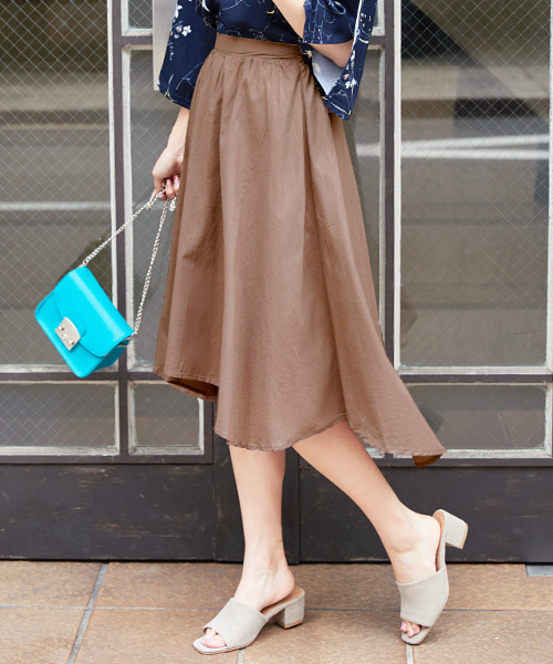 KOBE LETTUCE（コウベレタス）の「ふんわりフレアで女性らしく！ウエストゴム★イレギュラーヘム膝丈スカート/ミモレ丈/神戸レタス[M1636]（スカート・レディース・ブルー/レモンイエロー/ラベンダー/コーラル/レッド/カーキ/アイボリー/ブラック/ホワイト系その他/ブルー系その他/ダークパープル/モカ/ネイビー・FREE）」の5枚目の写真