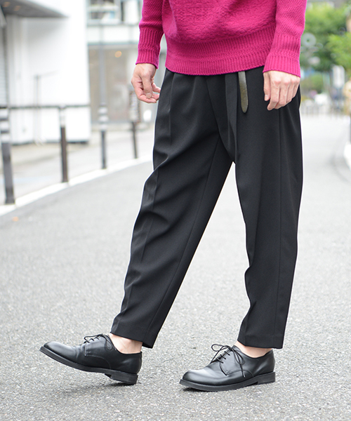 Lui S ルイス の 梨地テーパードパンツ スラックス Wear
