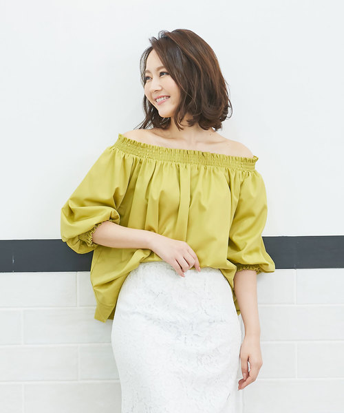KOBE LETTUCE(コウベレタス)の「ボリュームバルーンスリーブ2WAYオフショルダーシャーリングブラウス(シャツ/ブラウス・レディース・ブラック/オフホワイト/ラベンダー/ブラック系その他/グリーン系その他/ブラック系その他2・FREE)」の6枚目の写真