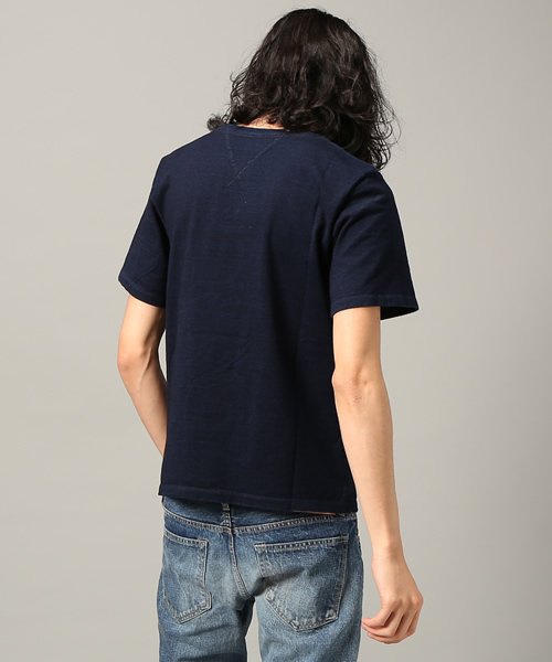 Denime（ドゥニーム）の「INDIGO V/N POCKT TEE（Tシャツ/カットソー・メンズ・インディゴブルー/ブルー系その他・MEDIUM/SMALL/LARGE）」の5枚目の写真