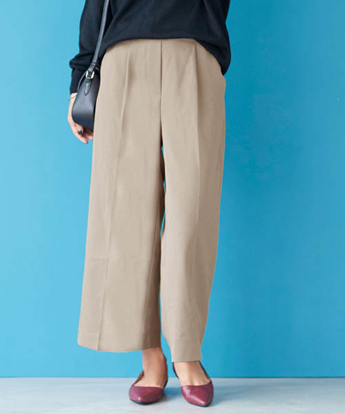 Pierrot(ピエロ)の「360°美脚見え ワイドパンツフルレングス センタープレス(その他パンツ・レディース・ホワイト/ブルー/ライトカーキ/グレイッシュベージュ/グレー/モカ/ブルーグリーン/スモークピンク/チャコール/ブラック/グリーン/ホワイト系その他/ネイビー/サンドベージュ/ピンクベージュ/ブラック系その他/ブラウン系その他/パープル系その他/キャメル/ブルー系その他/ベージュ系その他/グリーン系その他/ラベンダー/イエロー/テラコッタ/イエロー系その他/ベージュ系その他2/ブルーパープル/ブラウン系その他2/ピンク系その他・L/M)」の14枚目の写真