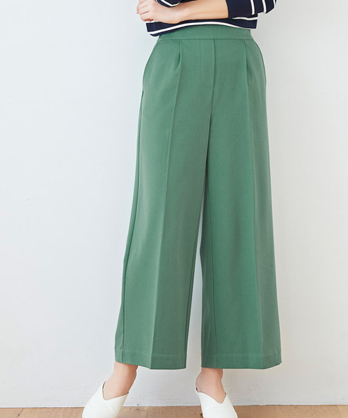 Pierrot(ピエロ)の「360°美脚見え ワイドパンツフルレングス センタープレス(その他パンツ・レディース・ホワイト/ブルー/ライトカーキ/グレイッシュベージュ/グレー/モカ/ブルーグリーン/スモークピンク/チャコール/ブラック/グリーン/ホワイト系その他/ネイビー/サンドベージュ/ピンクベージュ/ブラック系その他/ブラウン系その他/パープル系その他/キャメル/ブルー系その他/ベージュ系その他/グリーン系その他/ラベンダー/イエロー/テラコッタ/イエロー系その他/ベージュ系その他2/ブルーパープル/ブラウン系その他2/ピンク系その他・L/M)」の18枚目の写真