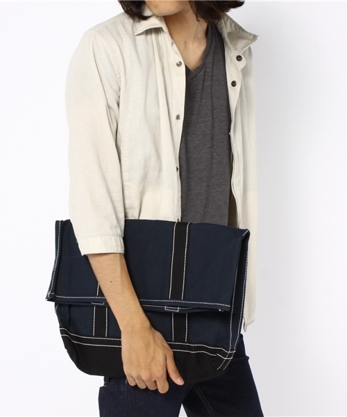 AMERICAN RAG CIE（アメリカンラグシー）の「20/80 トゥエンティーエイティー クラッチバック/102-2/8-D001（クラッチバッグ・メンズ・ブルー系その他/トリコロール/ホワイト系その他/ブラック×グリーン/ホワイト×グリーン/ホワイト×ブラック/ブラック×ホワイト・ONE SIZE）」の14枚目の写真