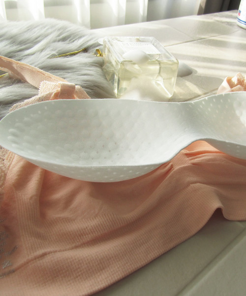 tu-hacci(ツーハッチ)の「ホック付き育乳ナイトブラ Light【ブラジャー単品】【ナイトブラ】(ナイトブラ・レディース・ホワイト/ブラック/ピンクベージュ/セージグリーン/スモークピンク・MEDIUM/LARGE/X-LARGE/SMALL)」の9枚目の写真