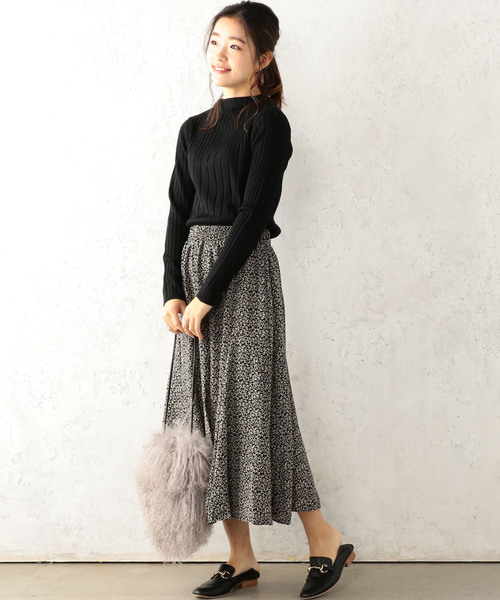 Cheek（チーク）の「《WEB限定》小花柄フレアスカート（スカート・レディース・ホワイト/ブラック/レッド/マスタード・MEDIUM）」の7枚目の写真