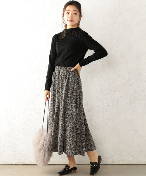 Cheek（チーク）の「《WEB限定》小花柄フレアスカート（スカート・レディース・ホワイト/ブラック/レッド/マスタード・MEDIUM）」の8枚目の写真