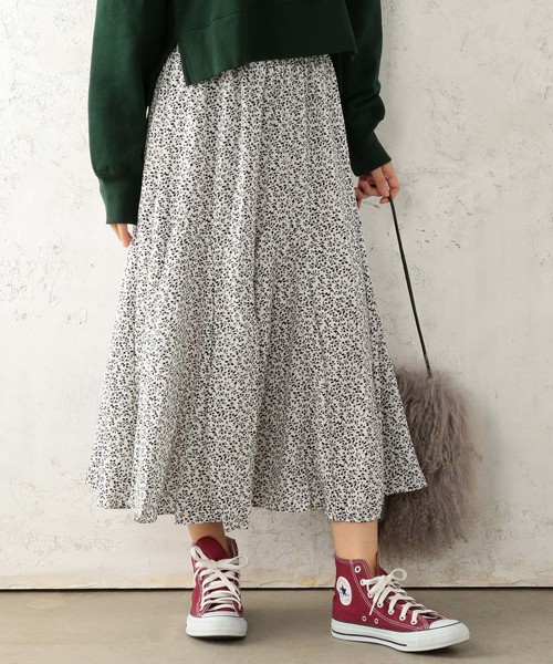 Cheek（チーク）の「《WEB限定》小花柄フレアスカート（スカート・レディース・ホワイト/ブラック/レッド/マスタード・MEDIUM）」の20枚目の写真