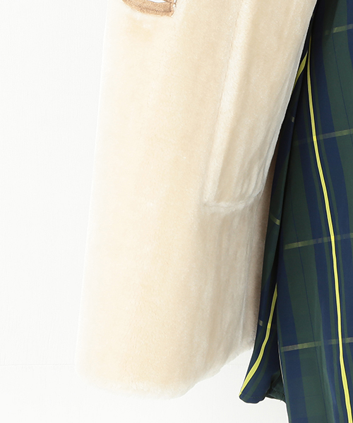 Ray BEAMS（レイビームス）の「Ray BEAMS / フェイクムートン ノーカラー コート（ムートンコート・レディース・ライトグレー/ブラウン系その他・0/1）」の13枚目の写真