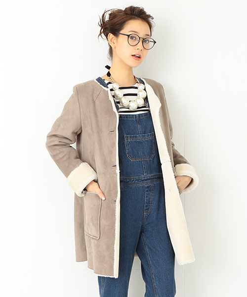 Ray BEAMS（レイビームス）の「Ray BEAMS / フェイクムートン ノーカラー コート（ムートンコート・レディース・ライトグレー/ブラウン系その他・0/1）」の4枚目の写真