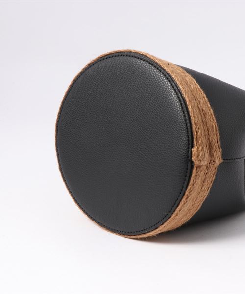 INTERPLANET（インタープラネット）の「合皮＊ジュートＢＡＧ（ショルダーバッグ・レディース・ブラック/カーキ・フリー）」の4枚目の写真