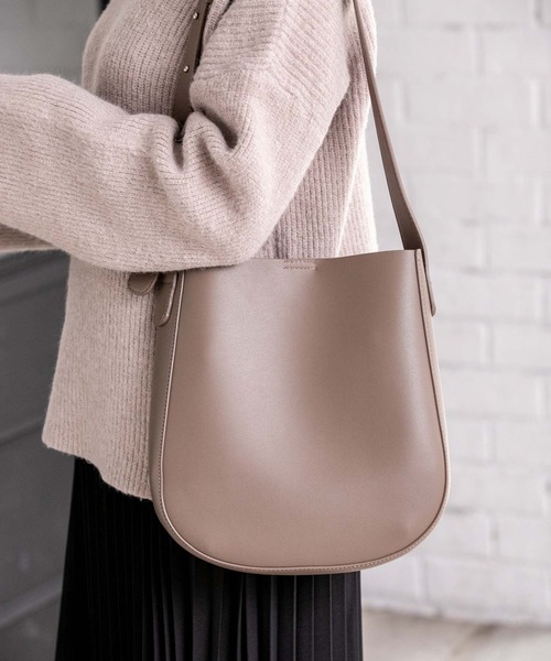 Edit Sheen（エディットシーン）の「ポーチ付きプレーンサークルシルエットショルダー（ショルダーバッグ・レディース・ブラック/グレイッシュベージュ・FREE）」の2枚目の写真