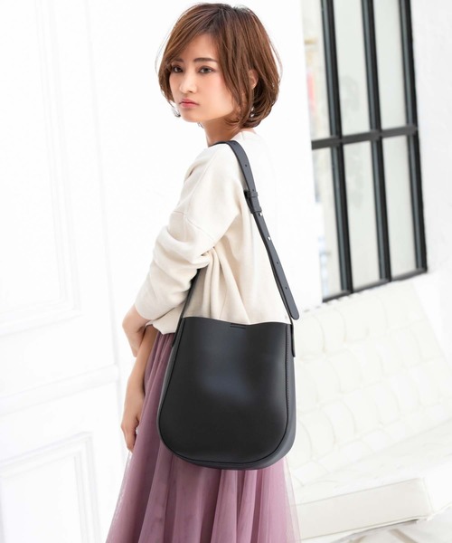 Edit Sheen（エディットシーン）の「ポーチ付きプレーンサークルシルエットショルダー（ショルダーバッグ・レディース・ブラック/グレイッシュベージュ・FREE）」の10枚目の写真
