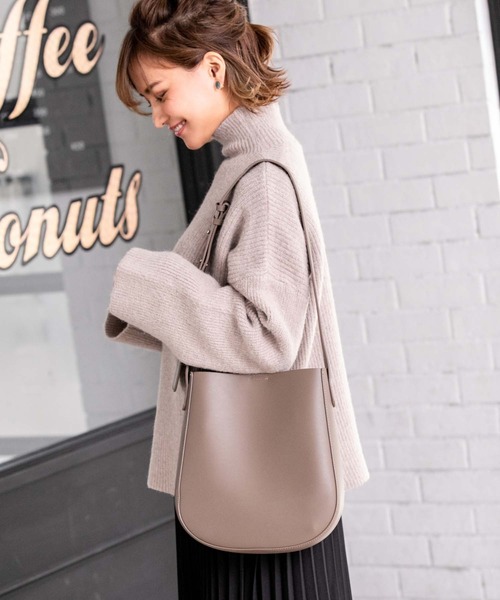 Edit Sheen（エディットシーン）の「ポーチ付きプレーンサークルシルエットショルダー（ショルダーバッグ・レディース・ブラック/グレイッシュベージュ・FREE）」の13枚目の写真