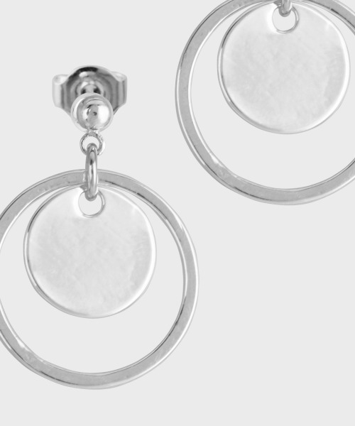 NONENON(ノンノン)の「『NONENON』NEW MOON EARRING / ノンノン ニュー ムーン サークル モチーフ ピアス イヤリング(ピアス(両耳用)・メンズ・シルバー・FREE)」の4枚目の写真