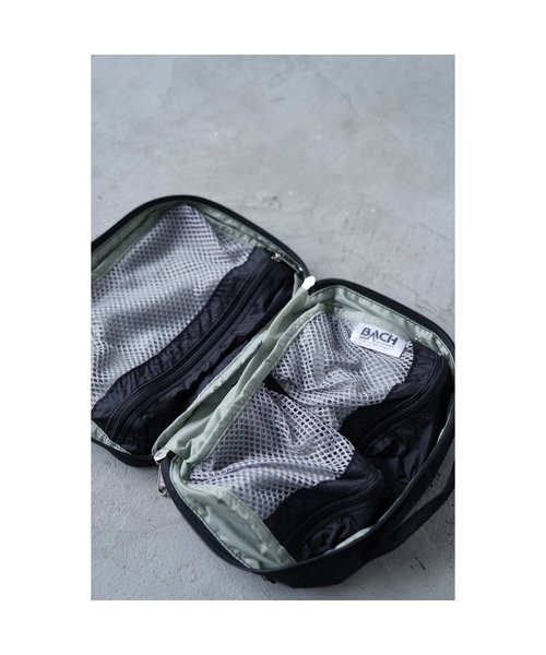 YARD PLUS(ヤードプリュス)の「BACH 260D Baby Rip Nylon Accessorie Bag(ショルダーバッグ・メンズ・ブラック×ブルー・FREE)」の3枚目の写真