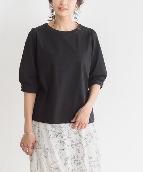 Pierrot(ピエロ)の「シルケットコットンボリュームスリーブトップス(Tシャツ/カットソー・レディース・ブラック/オフホワイト/グレイッシュベージュ/ライトベージュ・M/L)」の3枚目の写真