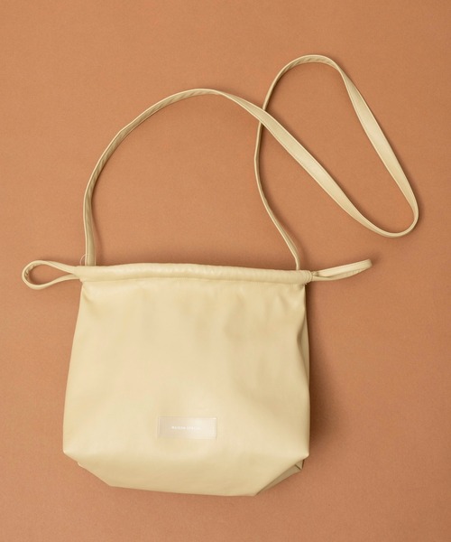 MAISON SPECIAL（メゾンスペシャル）の「Vegan Leather 2way Purse Small Bag/ヴィーガンレザー2WAY巾着バッグ（ショルダーバッグ・レディース・ブラック/ブラウン/イエロー/グリーン/ブルー/ライトグリーン/シルバー/ターコイズブルー/ダークグリーン/ピンク/ホワイト/ゴールド・FREE）」の15枚目の写真