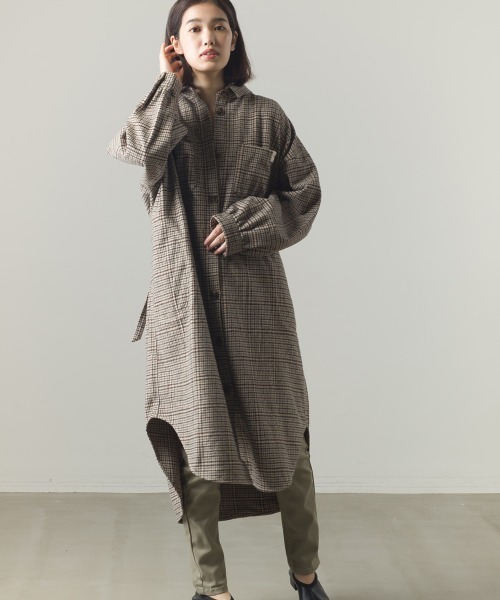 OMNES(オムネス)の「フェイクウールチェックシャツコート(その他アウター・レディース・ブラウン・FREE)」の2枚目の写真