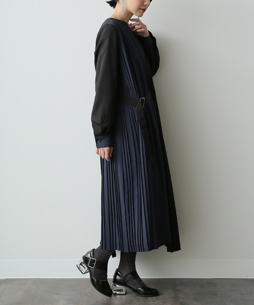 kOhAKU（コハク）の「『バイカラーアシメプリーツワンピース』（ワンピース・レディース・ブラック・1/2）」の12枚目の写真