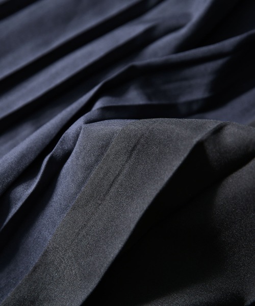 kOhAKU（コハク）の「『バイカラーアシメプリーツワンピース』（ワンピース・レディース・ブラック・1/2）」の14枚目の写真