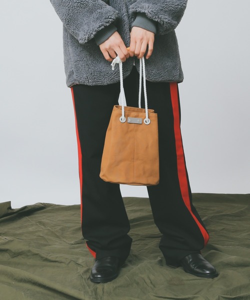 WAIPER.inc（ワイパーインク）の「clipmarks warehouse クリップマークス ウェアハウス cross クロス　巾着バッグ（ショルダーバッグ・メンズ・オリーブ/マスタード/ナチュラル・ONE SIZE）」の3枚目の写真