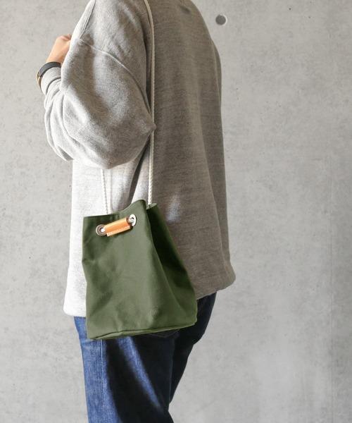 WAIPER.inc（ワイパーインク）の「clipmarks warehouse クリップマークス ウェアハウス cross クロス　巾着バッグ（ショルダーバッグ・メンズ・オリーブ/マスタード/ナチュラル・ONE SIZE）」の8枚目の写真