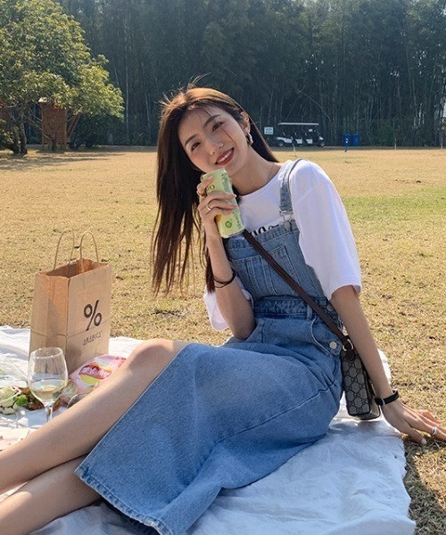 emi+（エミプラス）の「センタースリットデニムキャミワンピース