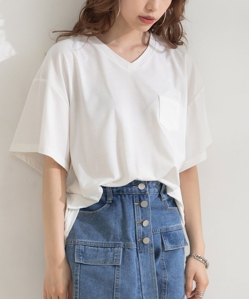 Newlyme（ニューリーミー）の「胸ポケット付きクルーネックｏｒＶネックＴシャツ（Tシャツ/カットソー・レディース・ホワイト/ブラック/カーキ/モカ/ホワイト系その他/ブラック系その他/ブラウン系その他/グリーン系その他・MEDIUM/LARGE）」の3枚目の写真