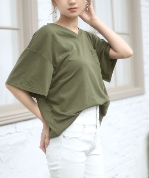 Newlyme（ニューリーミー）の「胸ポケット付きクルーネックｏｒＶネックＴシャツ（Tシャツ/カットソー・レディース・ホワイト/ブラック/カーキ/モカ/ホワイト系その他/ブラック系その他/ブラウン系その他/グリーン系その他・MEDIUM/LARGE）」の8枚目の写真