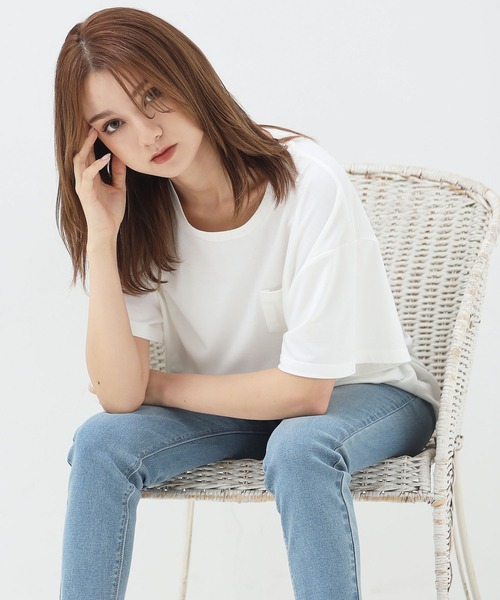 Newlyme（ニューリーミー）の「胸ポケット付きクルーネックｏｒＶネックＴシャツ（Tシャツ/カットソー・レディース・ホワイト/ブラック/カーキ/モカ/ホワイト系その他/ブラック系その他/ブラウン系その他/グリーン系その他・MEDIUM/LARGE）」の9枚目の写真