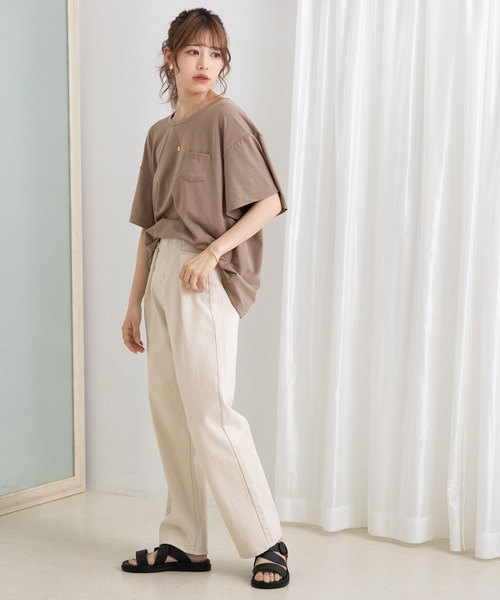 Newlyme（ニューリーミー）の「胸ポケット付きクルーネックｏｒＶネックＴシャツ（Tシャツ/カットソー・レディース・ホワイト/ブラック/カーキ/モカ/ホワイト系その他/ブラック系その他/ブラウン系その他/グリーン系その他・MEDIUM/LARGE）」の12枚目の写真