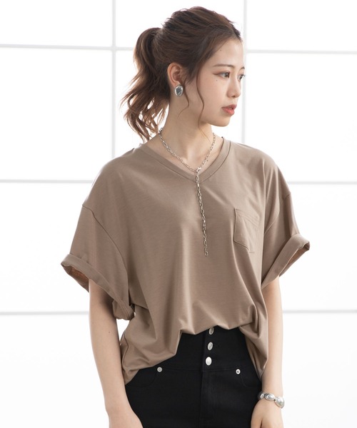 Newlyme（ニューリーミー）の「胸ポケット付きクルーネックｏｒＶネックＴシャツ（Tシャツ/カットソー・レディース・ホワイト/ブラック/カーキ/モカ/ホワイト系その他/ブラック系その他/ブラウン系その他/グリーン系その他・MEDIUM/LARGE）」の19枚目の写真