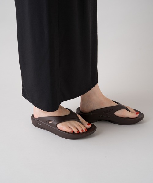 LOUNGEDRESS（ラウンジドレス）の「【OOFOS/ウーフォス】Original サンダル（サンダル・レディース・モカ/ブラック/ベージュ・22cm/24cm/25cm/26cm/23cm）」の12枚目の写真