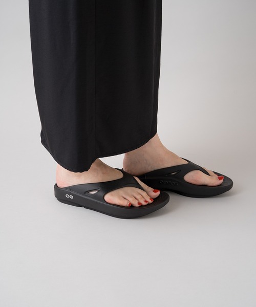 LOUNGEDRESS（ラウンジドレス）の「【OOFOS/ウーフォス】Original サンダル（サンダル・レディース・モカ/ブラック/ベージュ・22cm/24cm/25cm/26cm/23cm）」の13枚目の写真