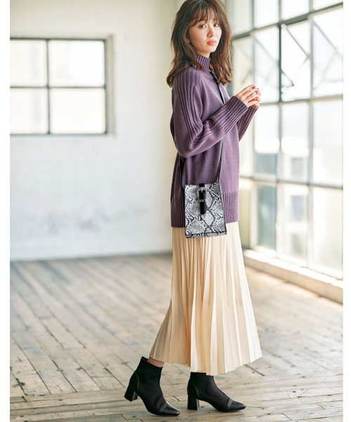 GeeRA(ジーラ)の「ベルトデザインスクエアショルダー(ショルダーバッグ・レディース・ブラック/ベージュ/グリーン/パイソン・FREE)」の12枚目の写真