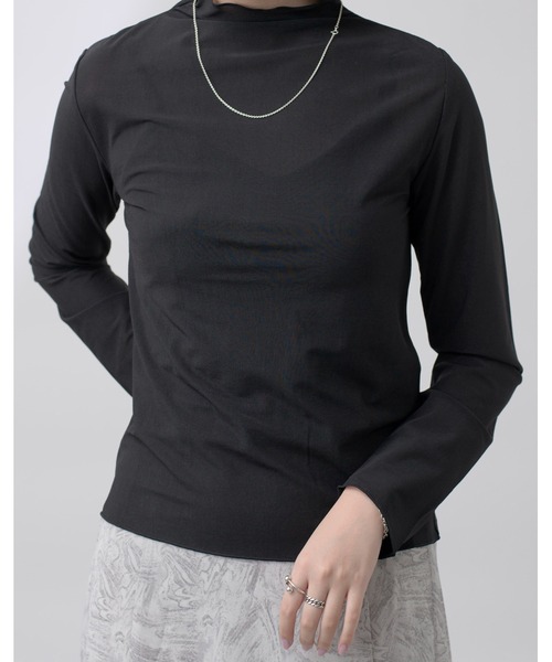 MAISON BREEZE(メゾンブリーズ)の「【MAISON BREEZE】シアーカットソーボトルネックプルオーバー×キャミセット 15155501(Tシャツ/カットソー・レディース・ブラック/オフホワイト/グレイッシュベージュ・FREE)」の2枚目の写真