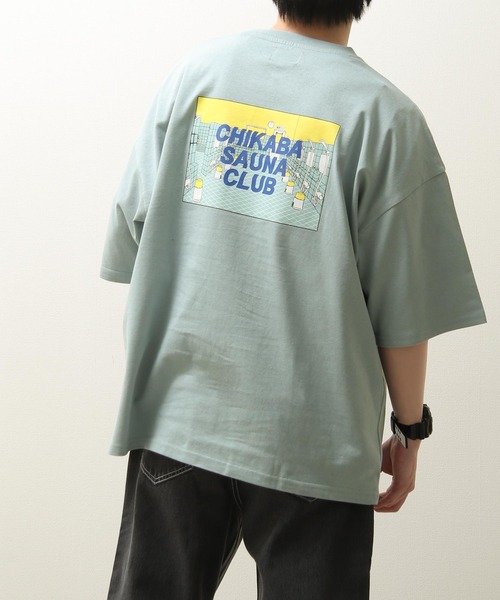 CHIKABA（チカバ）の「【CHIKABA SAUNA CLUB】高密度天竺オーバーサイズ半袖バックプリントTシャツ（Tシャツ/カットソー・レディース・ベージュ/ホワイト系1/ベージュ系1/パープル系/ブラック/ホワイト系/ベージュ系/ホワイト/ブルー/ブラック系1/ブルー系1/パープル/ブラック系/ブルー系/パープル系1・LARGE/MEDIUM）」の12枚目の写真