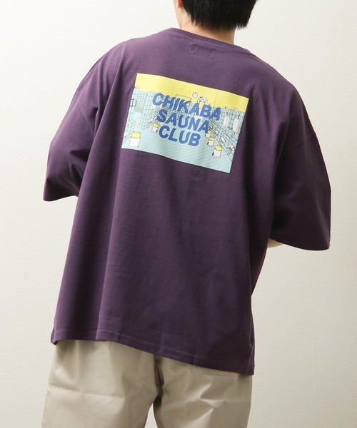 CHIKABA（チカバ）の「【CHIKABA SAUNA CLUB】高密度天竺オーバーサイズ半袖バックプリントTシャツ（Tシャツ/カットソー・レディース・ベージュ/ホワイト系1/ベージュ系1/パープル系/ブラック/ホワイト系/ベージュ系/ホワイト/ブルー/ブラック系1/ブルー系1/パープル/ブラック系/ブルー系/パープル系1・LARGE/MEDIUM）」の15枚目の写真
