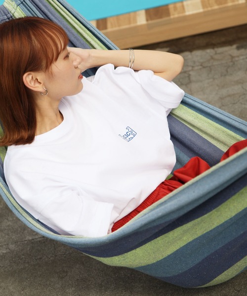 CHIKABA（チカバ）の「【CHIKABA SAUNA CLUB】高密度天竺オーバーサイズ半袖バックプリントTシャツ（Tシャツ/カットソー・レディース・ベージュ/ホワイト系1/ベージュ系1/パープル系/ブラック/ホワイト系/ベージュ系/ホワイト/ブルー/ブラック系1/ブルー系1/パープル/ブラック系/ブルー系/パープル系1・LARGE/MEDIUM）」の22枚目の写真