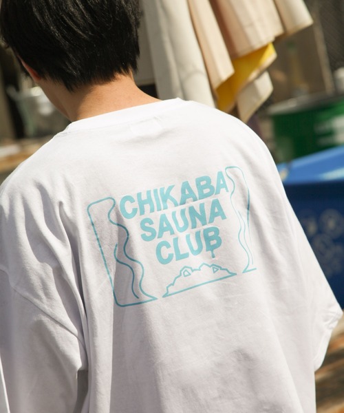 CHIKABA（チカバ）の「【CHIKABA SAUNA CLUB】高密度天竺オーバーサイズ半袖バックプリントTシャツ（Tシャツ/カットソー・レディース・ベージュ/ホワイト系1/ベージュ系1/パープル系/ブラック/ホワイト系/ベージュ系/ホワイト/ブルー/ブラック系1/ブルー系1/パープル/ブラック系/ブルー系/パープル系1・LARGE/MEDIUM）」の18枚目の写真