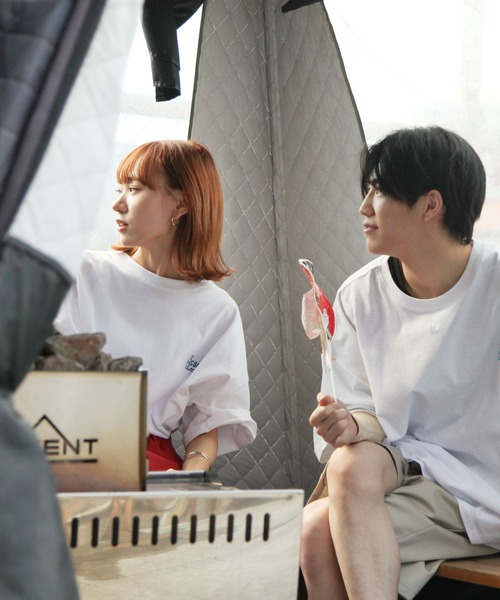 CHIKABA（チカバ）の「【CHIKABA SAUNA CLUB】高密度天竺オーバーサイズ半袖バックプリントTシャツ（Tシャツ/カットソー・レディース・ベージュ/ホワイト系1/ベージュ系1/パープル系/ブラック/ホワイト系/ベージュ系/ホワイト/ブルー/ブラック系1/ブルー系1/パープル/ブラック系/ブルー系/パープル系1・LARGE/MEDIUM）」の21枚目の写真