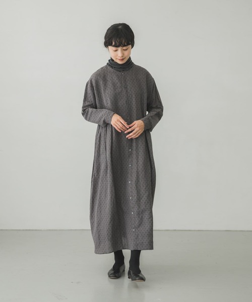 かぐれ（カグレ）の「綿麻小紋プリントワンピース（ワンピース・レディース・チャコールグレー/ブルー・FREE）」の9枚目の写真