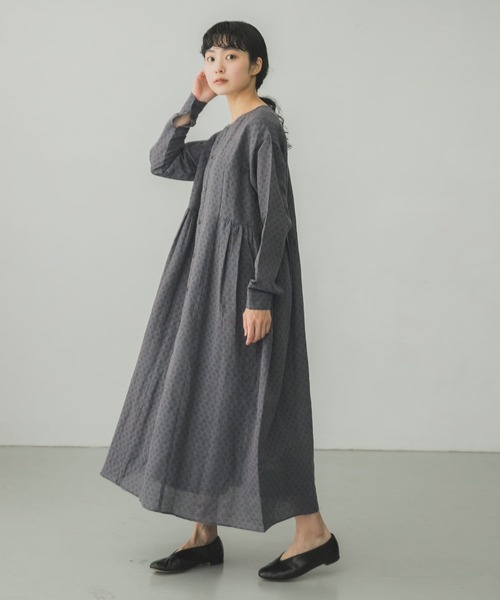 かぐれ（カグレ）の「綿麻小紋プリントワンピース（ワンピース・レディース・チャコールグレー/ブルー・FREE）」の18枚目の写真