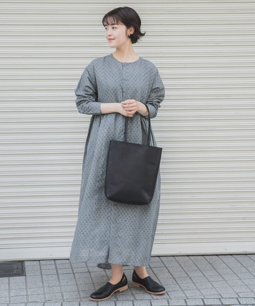 かぐれ（カグレ）の「綿麻小紋プリントワンピース（ワンピース・レディース・チャコールグレー/ブルー・FREE）」の3枚目の写真