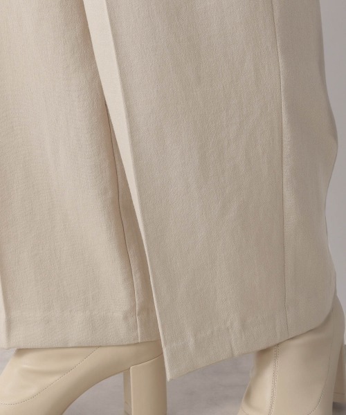 LOWRYS FARM(ローリーズファーム)の「マットカラーセミワイドパンツ 959125(その他パンツ・レディース・アイボリー/ブラック/ブルー/オレンジ・MEDIUM/LARGE)」の13枚目の写真