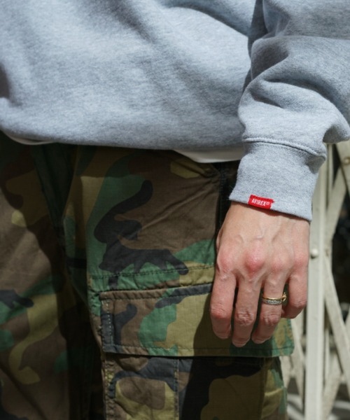 AVIREX(アヴィレックス)の「【直営店限定】カレッジ ロゴ スウェット / COLLEGE LOGO SWEAT / アヴィレックス / AVIREX(スウェット・メンズ・ブラック/グレー・MEDIUM/LARGE/X-LARGE)」の6枚目の写真